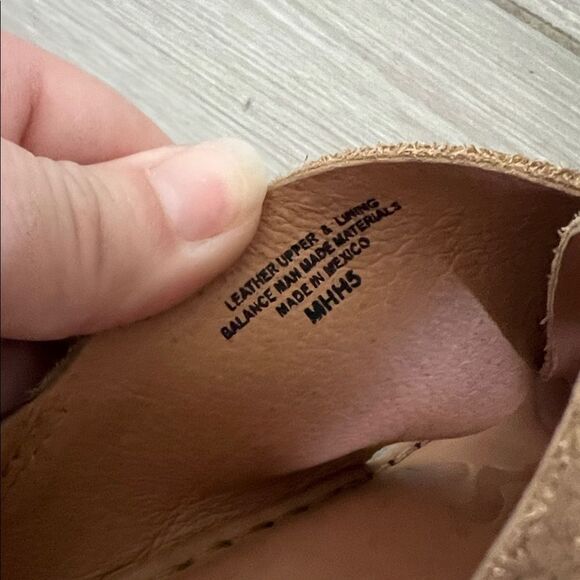 Born Emmy Wedge Sandals Women's Brown Leather Comfort Cross Strap Platform Sz 8 - Picture 5 of 7